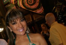 Yumi Okamura é a anfitriã hoje no Yankee