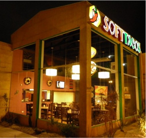 soft-tacos-fachada_noturna