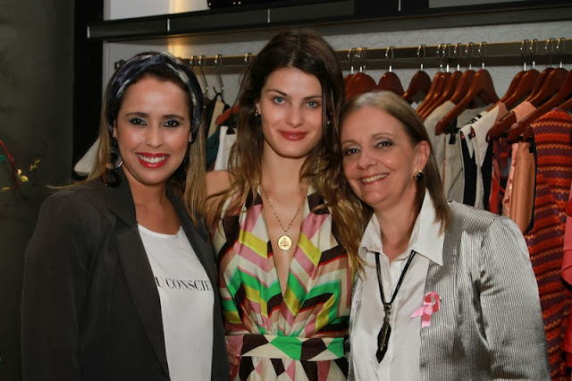IMG_2101-Shirley-Rocha-Isabelli-Fontana-com-a-empresária-Ivete-Sarolli-Driessen-da-Kiaroscuro-Pátio-Batel-foto-de-Fabiana-Guedes®