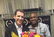 Esalflores no camarim do cantor Thiaguinho…