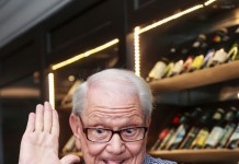 Ary Toledo desembarca em Curitiba…