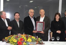 Empresário recebe o título de cidadão honorário de Campina Grande do Sul