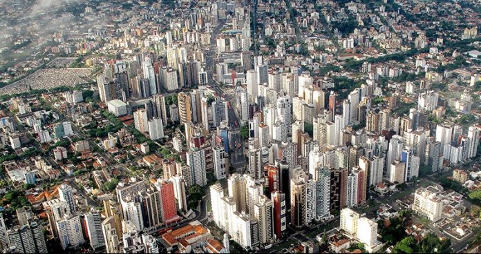 curitiba 9299875c-7293-40ea-a4fe-1aff94f58293-Curitiba_Centro-1000x440