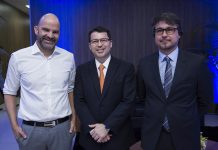 No Sofá de João Nunes na Premiação da ADVB-PR