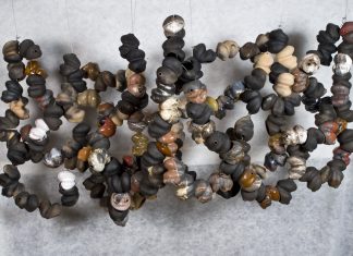 SOMBRAS INVERSAS: EXPOSIÇÃO DE ZARDO EM PARANAGUÁ
