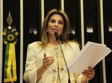 Cida_discurso-470x350