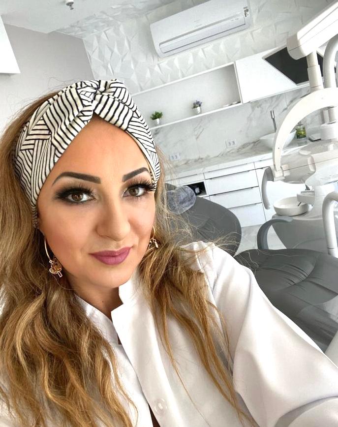 Bibiana Grassi- foto com lenço na cabeça-