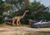 JURASSIC SAFARI EXPERIENCE EM CURITIBA: RÉPLICAS DE DINOSSAUROS EM TAMANHO REAL EM UM SAFARI INÉDITO NO ESTACIONAMENTO DO RESTAURANTE FAMÍLIA MADALOSSO