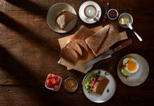 SEGUNDO CADERNO: Gastronomia: Outbread: Outback apresenta nova versão do seu icônico pão australiano para levar para casa