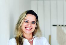 No Sofá com a podologista Sirlei Ferrari: Ela vai receber o “Certificado Mulheres Que Fazem Acontecer-Paraná 2022”