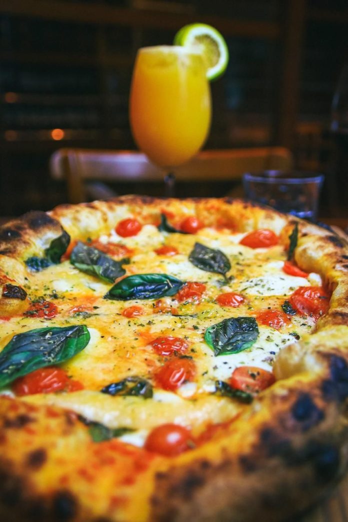 OPERA ARTE RISTORANTINO - COMBO PIZZA VINHO 2 - FOTO DIVULGACAO