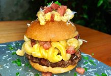 Dia Mundial do Macarrão: Bar lança hambúrguer de mac and cheese para celebrar a data